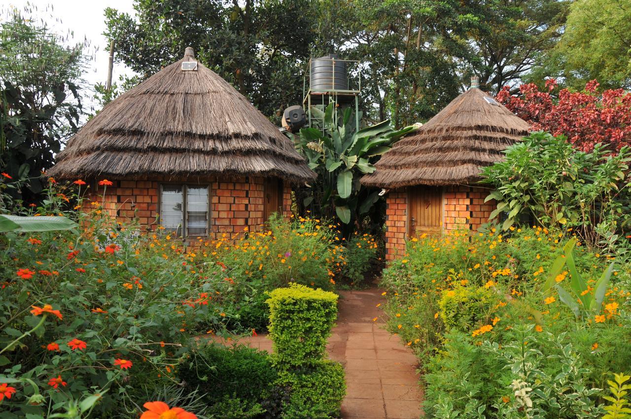 New Court View Hotel Masindi Экстерьер фото