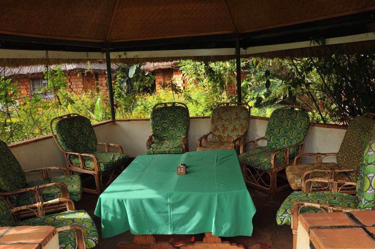 New Court View Hotel Masindi Экстерьер фото