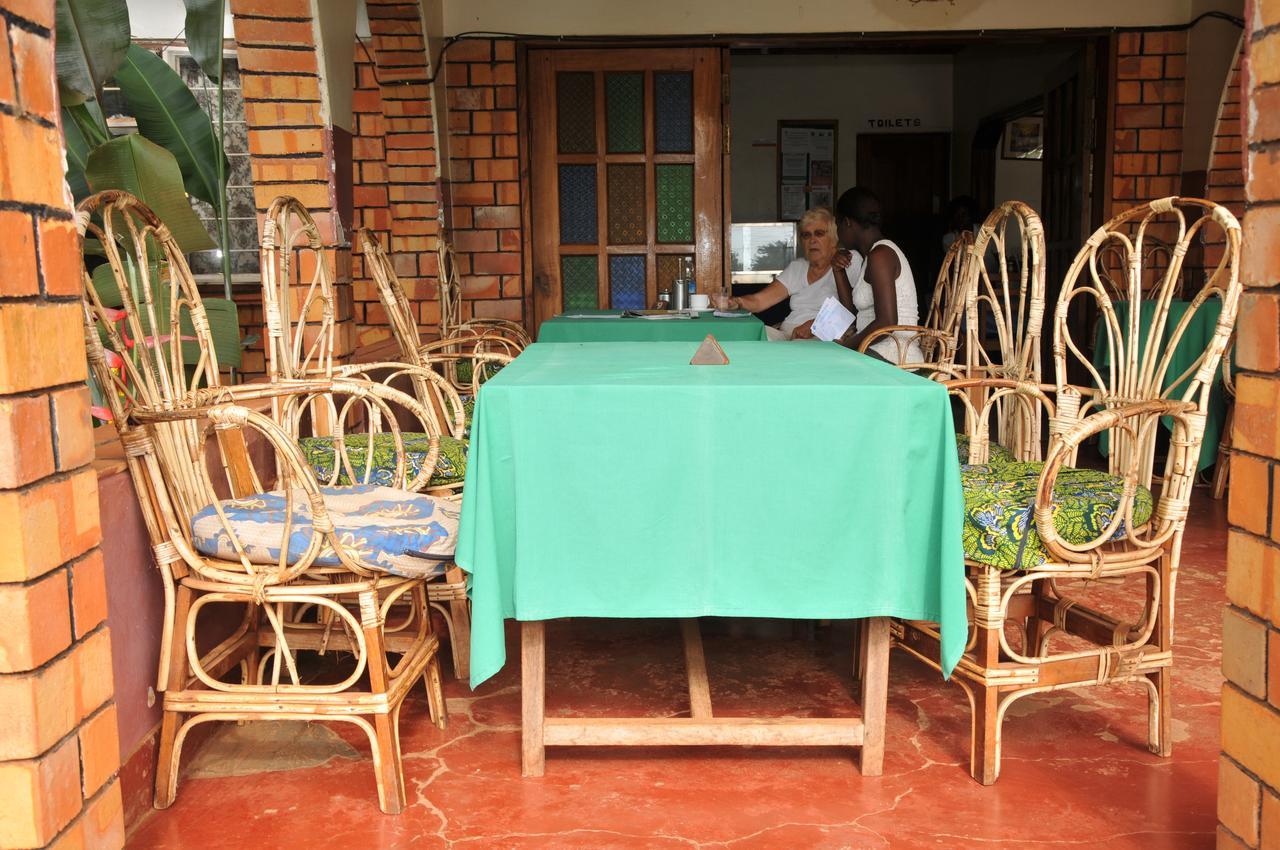 New Court View Hotel Masindi Экстерьер фото