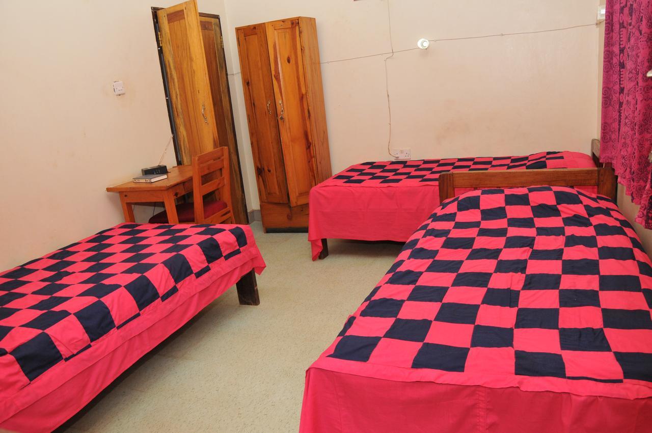 New Court View Hotel Masindi Экстерьер фото