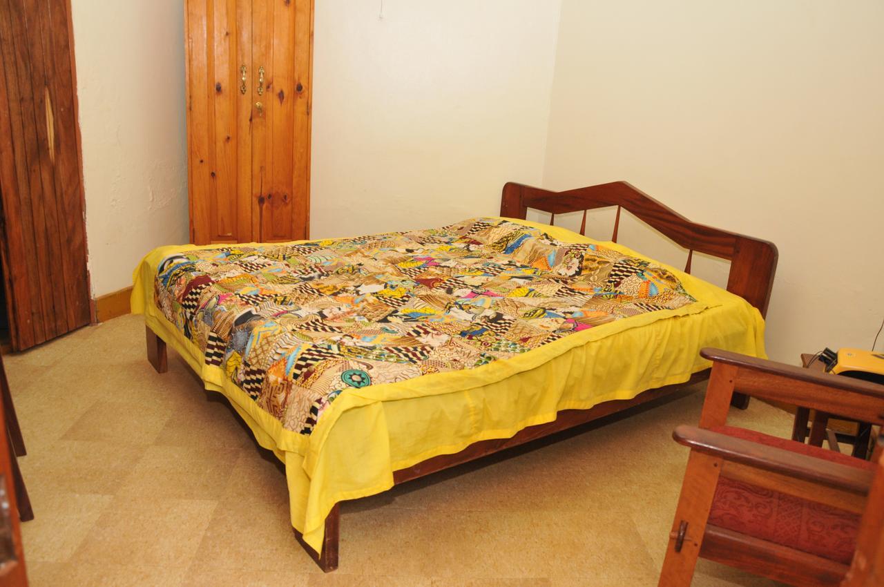 New Court View Hotel Masindi Экстерьер фото